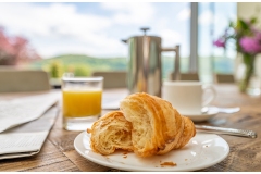 kitchen-table-breakfast-2