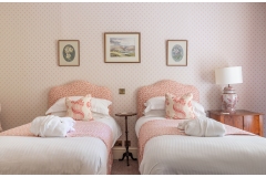 pink-room-2