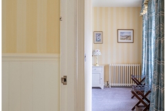 yellow-bedroom-bathroom