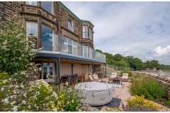 exterior-terrace-hot-tub